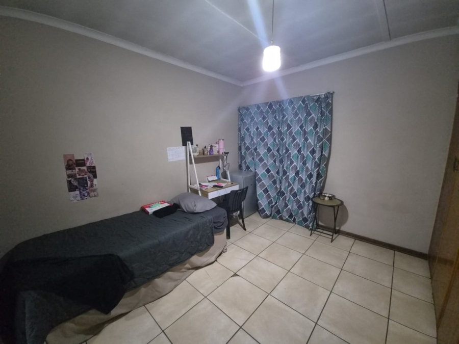 4 Bedroom Property for Sale in Willows Free State